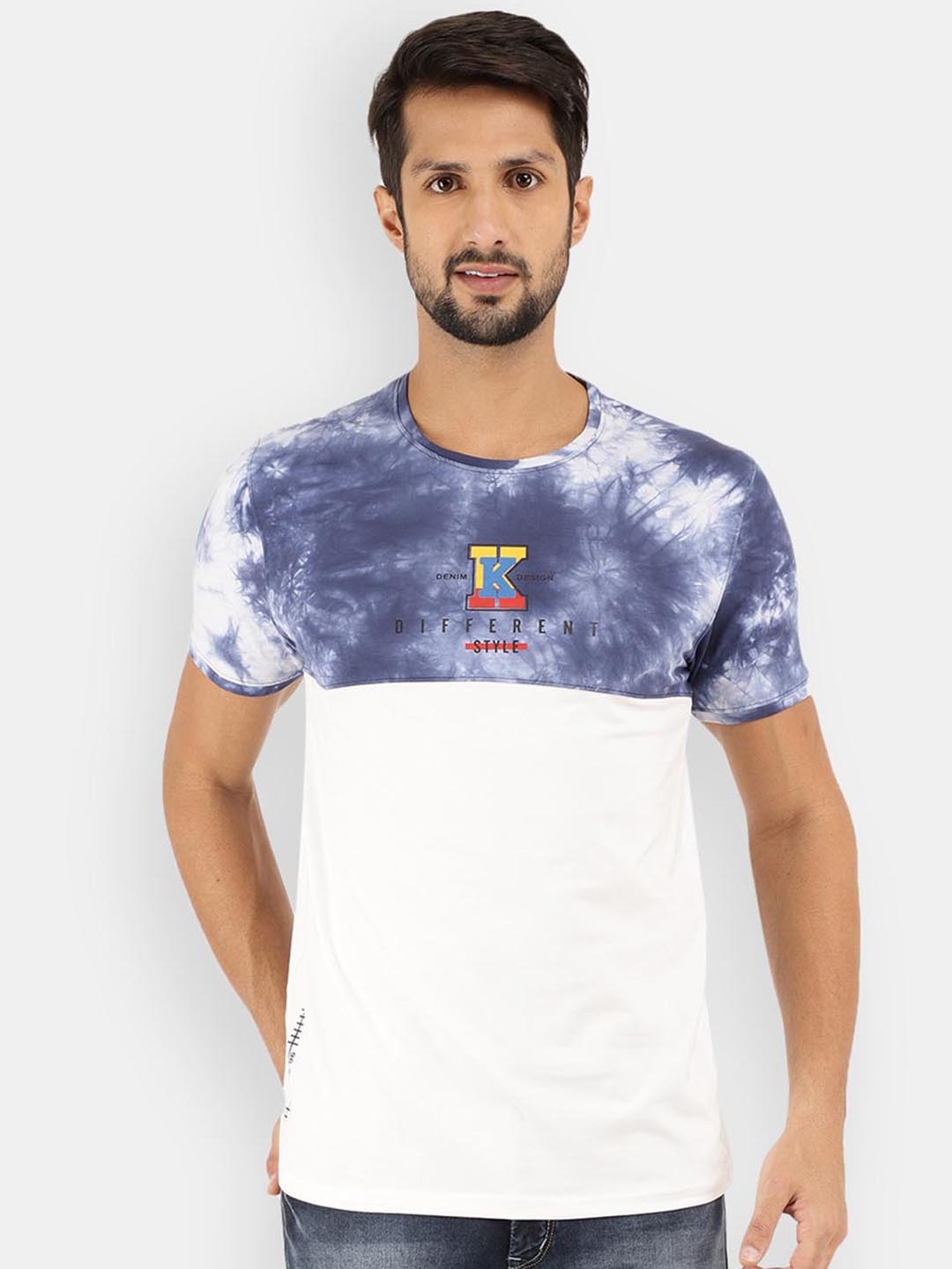 

V-Mart Men White & Blue Tie and Dye Dyed Slim Fit Cotton T-shirt