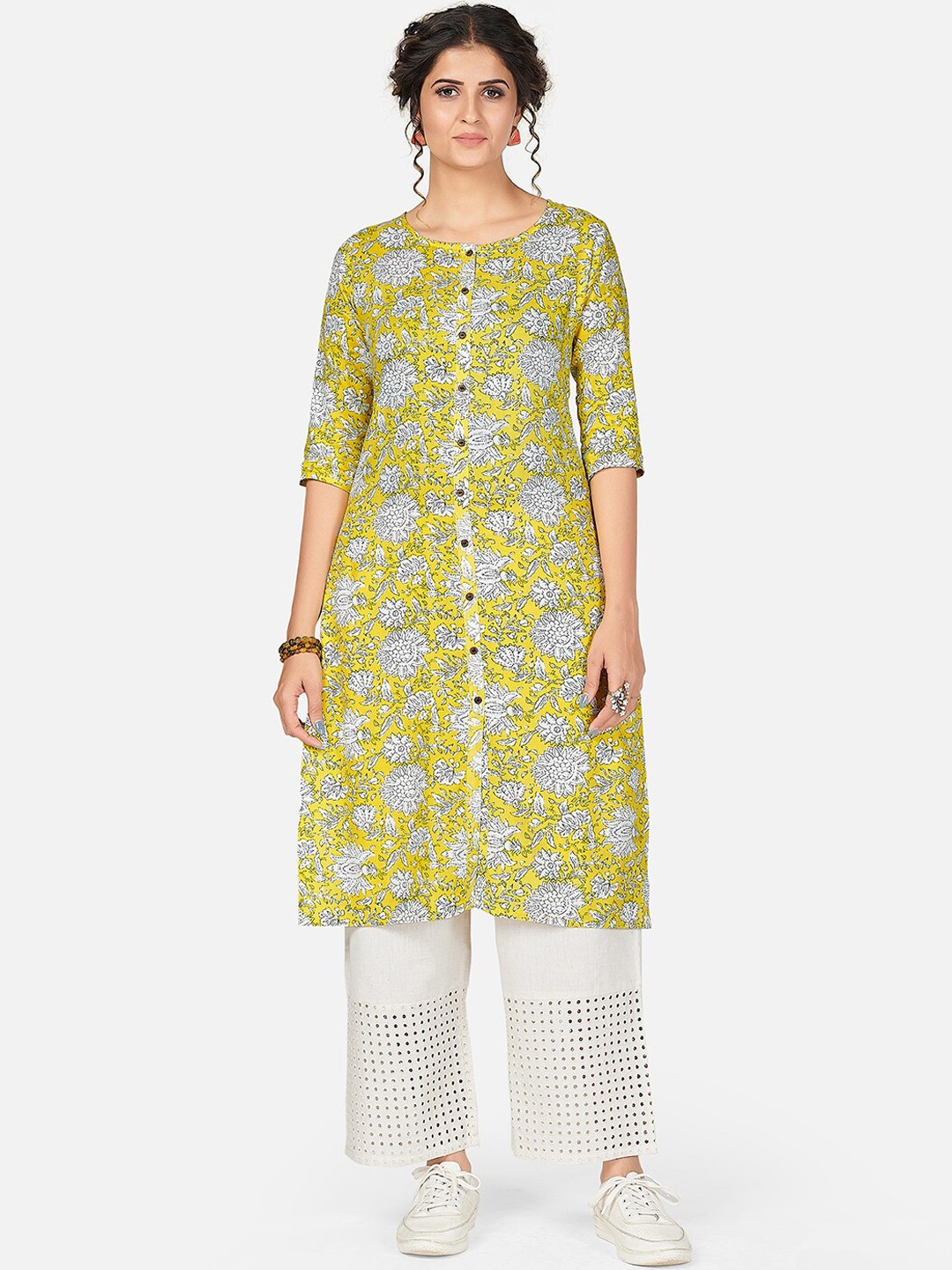 

KALINI Women Green Floral Printed Gotta Patti Kurta, Lime green