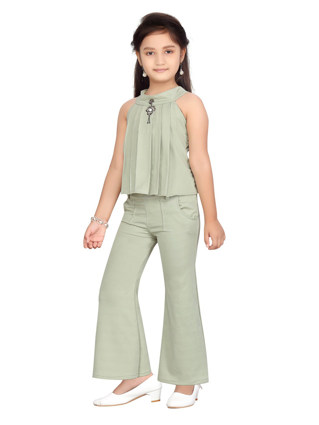 

Aarika Girls Solid Green Top with Trousers