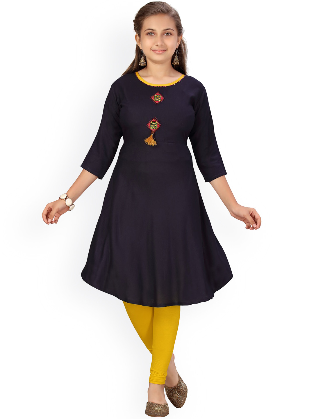 

Aarika Girls Navy Blue Pure Cotton Kurta With Leggings