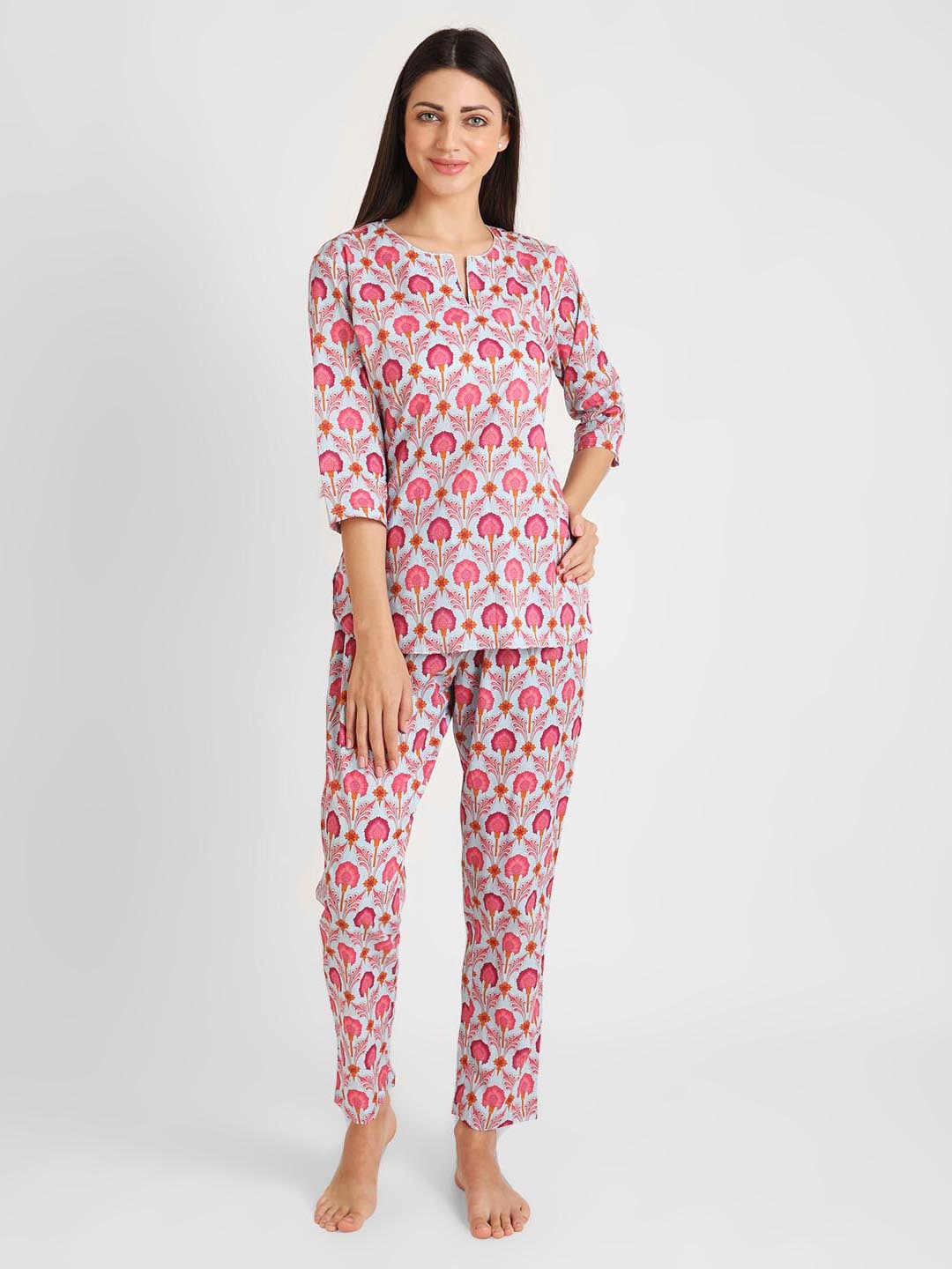 

KOOCHI POOCHI Women Pink & White Printed Night suit