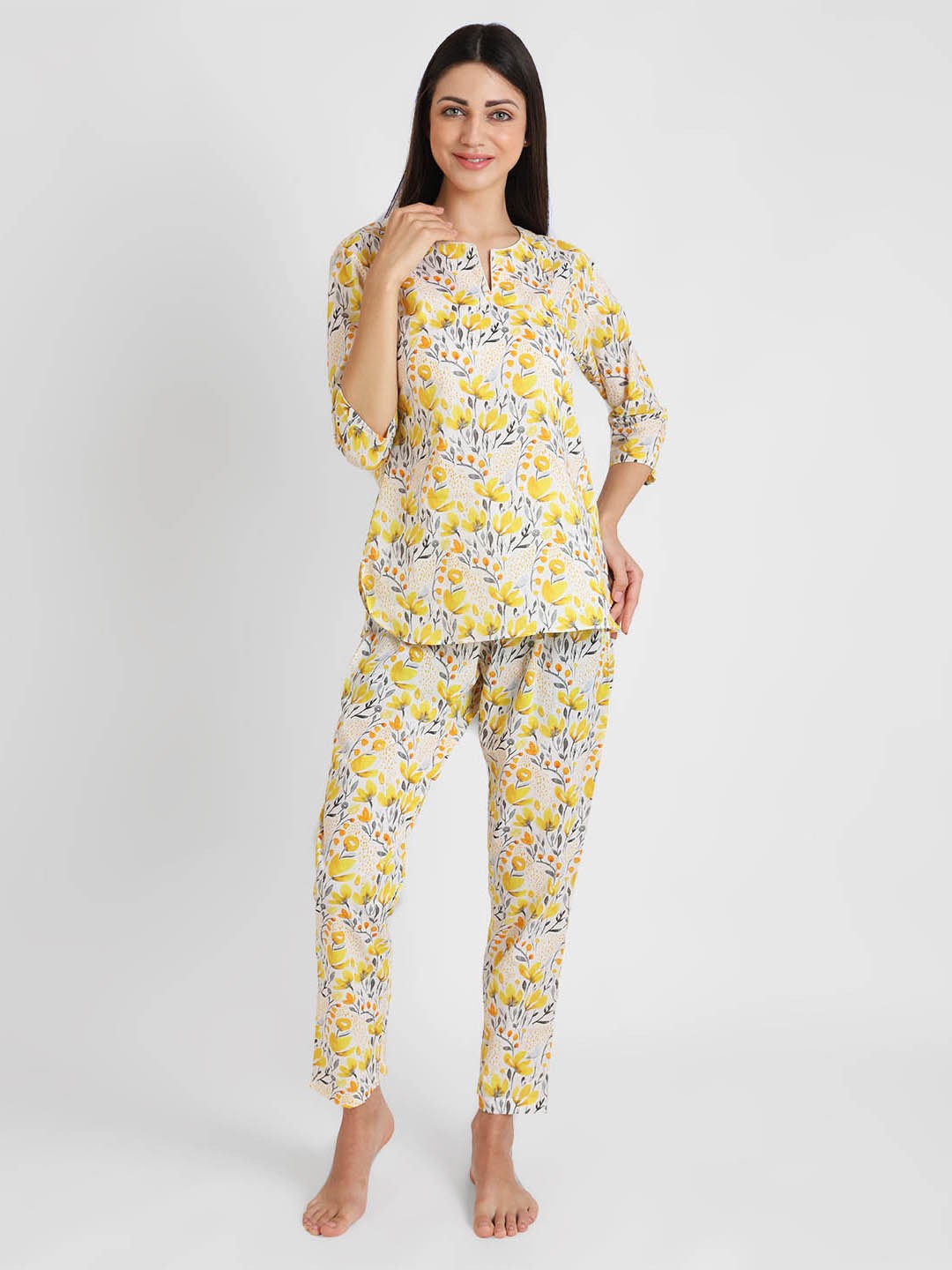

KOOCHI POOCHI Women Yellow & White Printed Pure Cotton Night suit