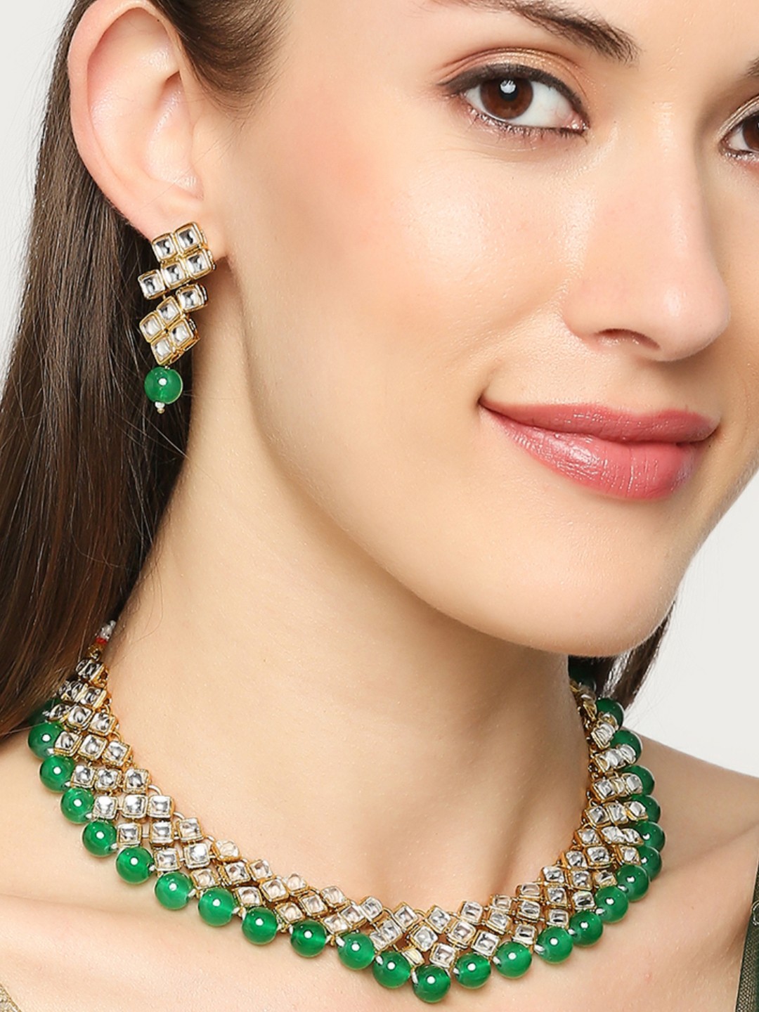 

OOMPH Gold-Toned Green Beads & Kundan Studded Jewellery Set