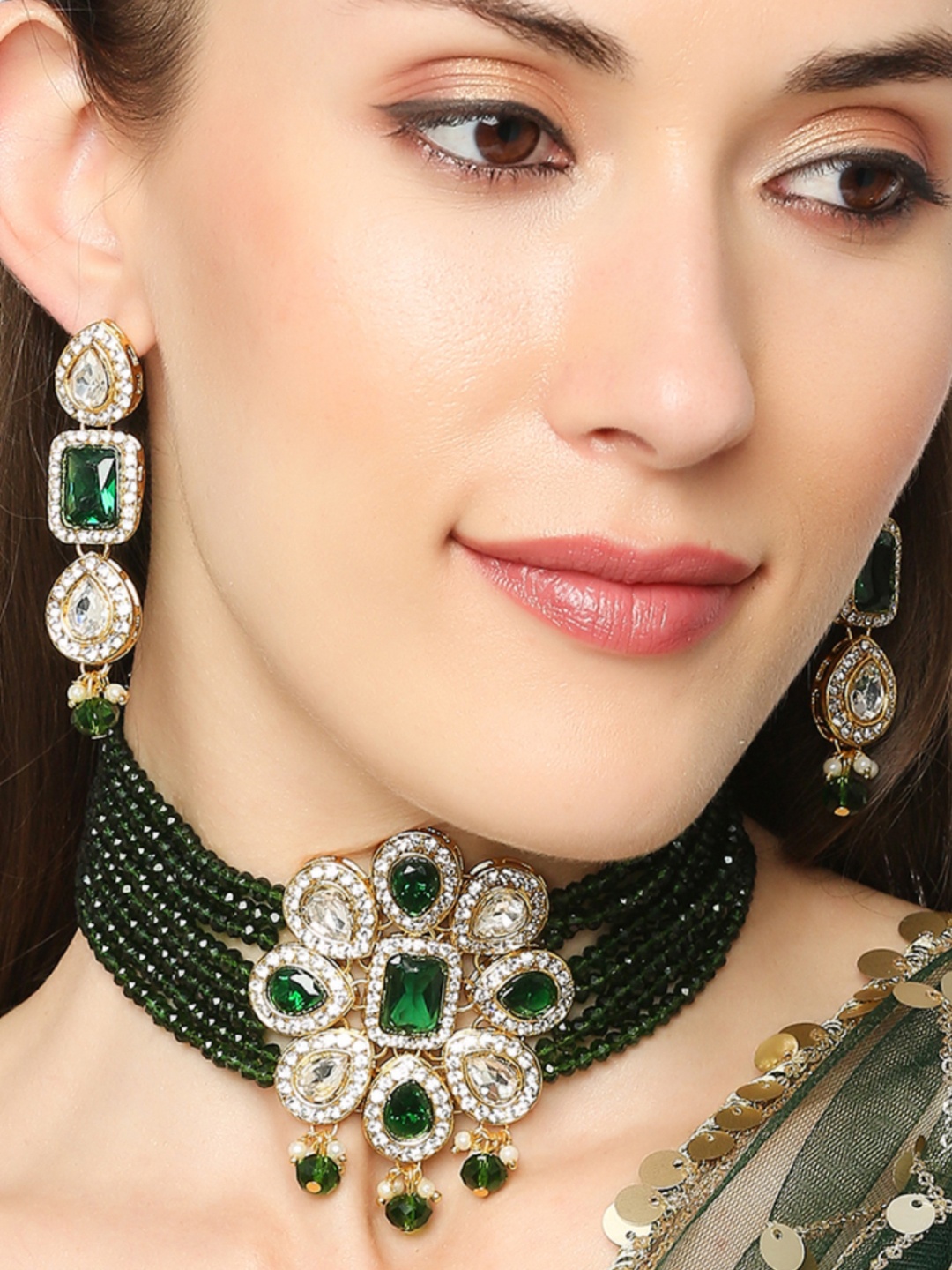

OOMPH Green & Gold-Toned Kundan Studded & Pearls Beaded Jadau Jewellery Set