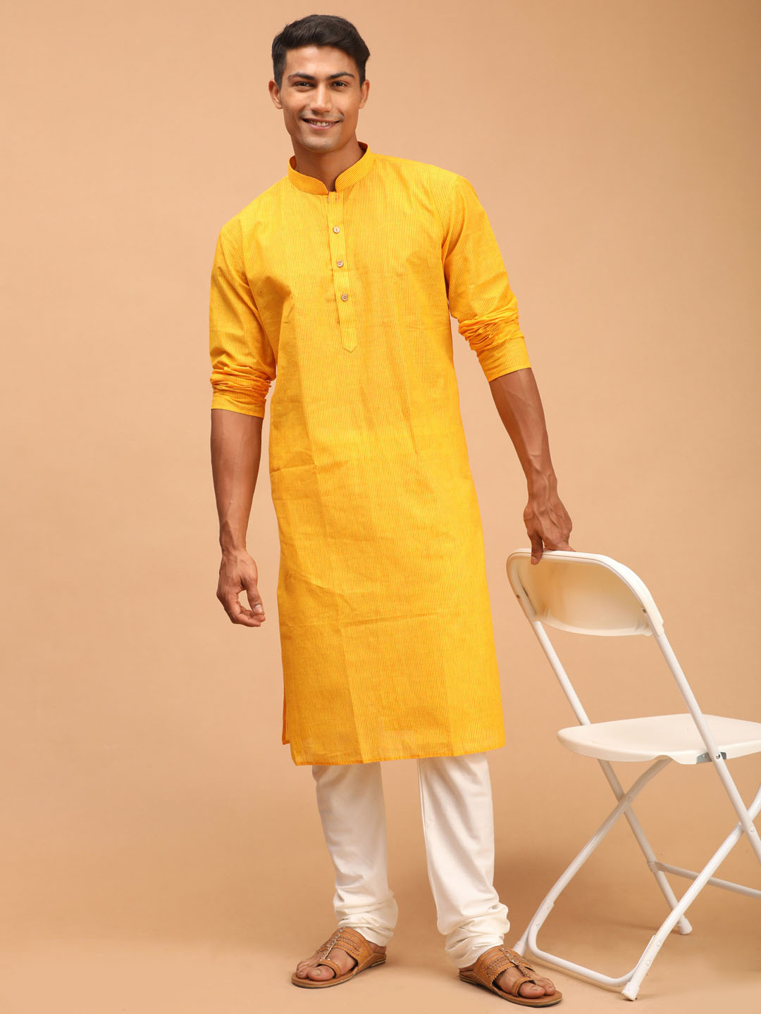 

SHVAAS by VASTRAMAY Men Yellow Pure Cotton Sustainable Kurta with Pyjamas