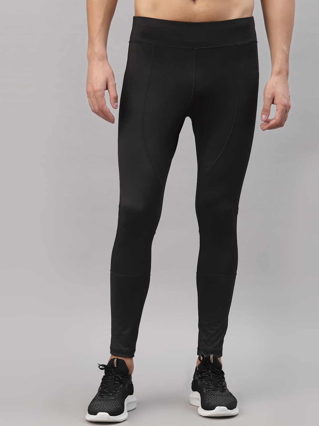 

JUMP USA Men Black Solid Rapid-Dry Tights