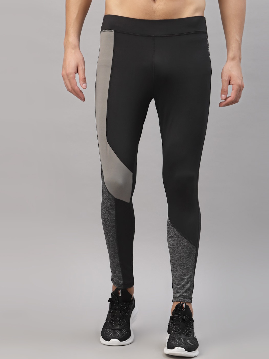 

JUMP USA Men Black & Grey Colourblocked Rapid-Dry Tights