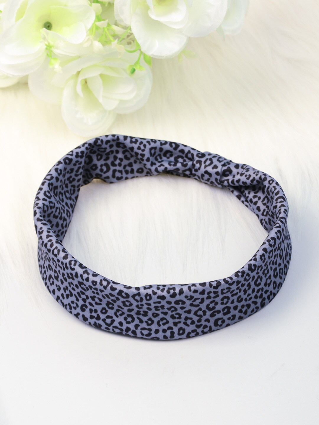 

Ferosh Women Grey & Black Hairband