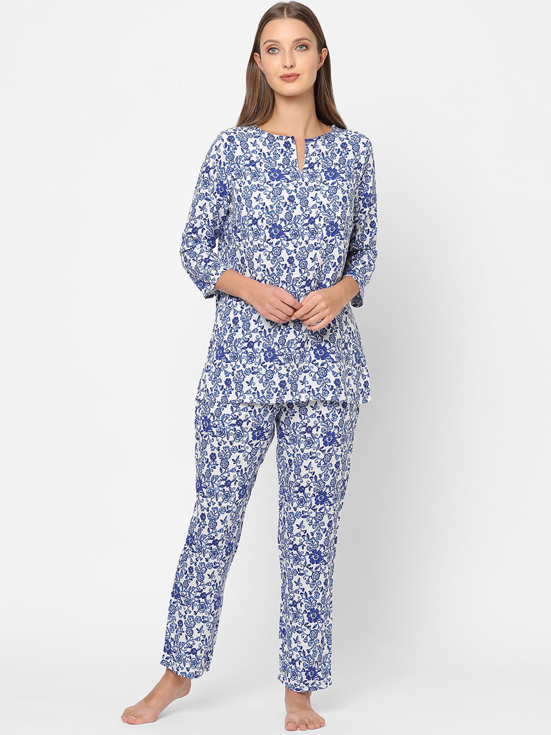 

MAYSIXTY Women Blue & White Floral Printed Nightsuit