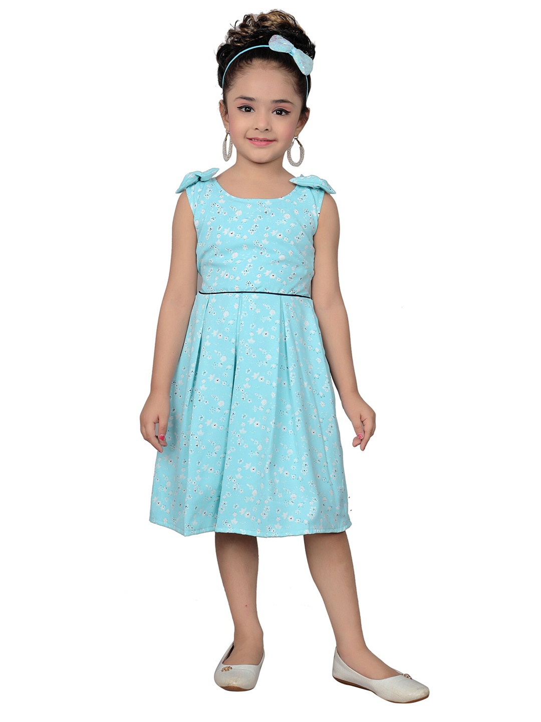 

SKY HEIGHTS Girls Blue & White Floral Printed Cotton Dress