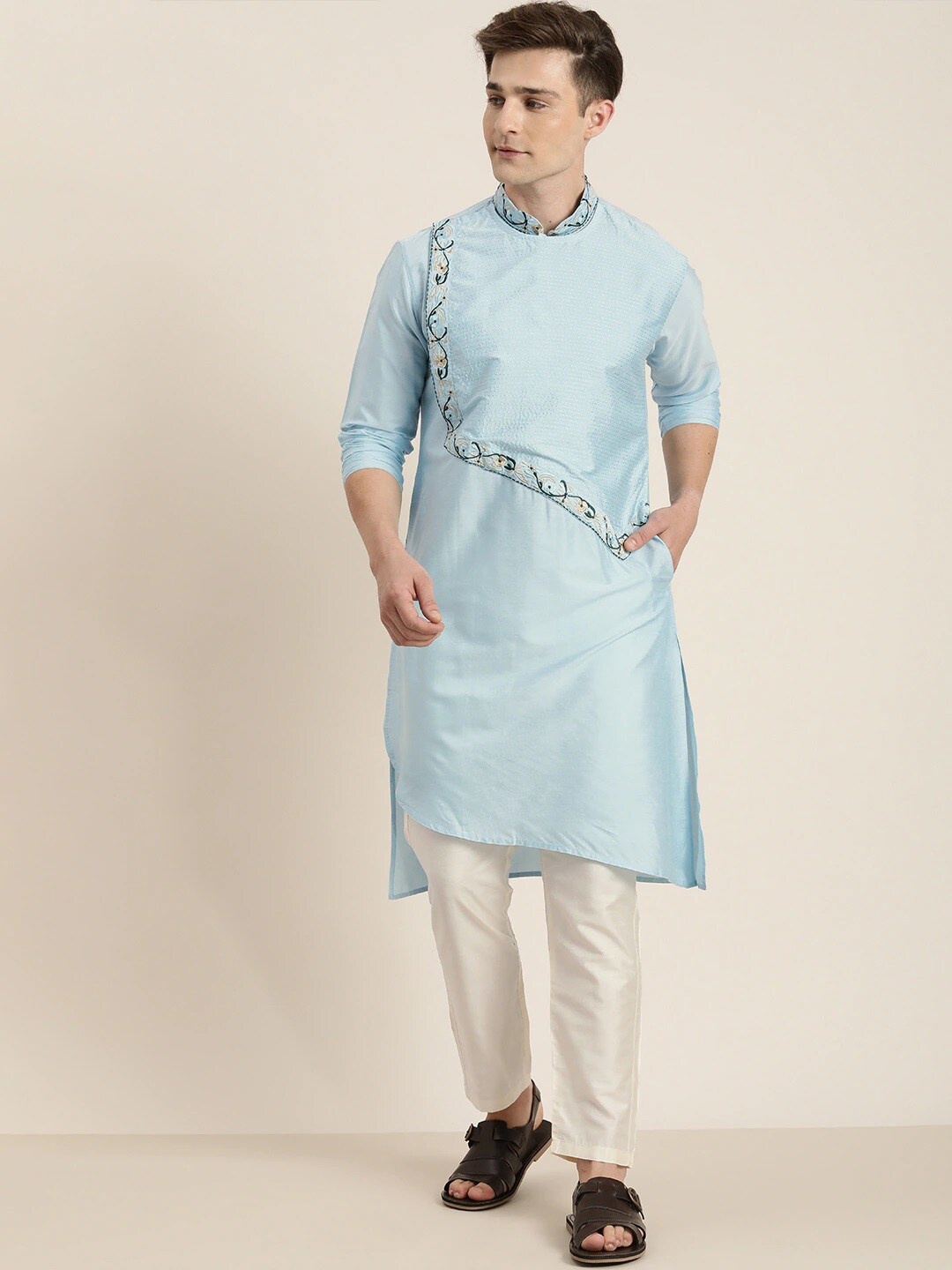 

VASTRAMAY Men Blue Thread Work Kurta With Pyjama