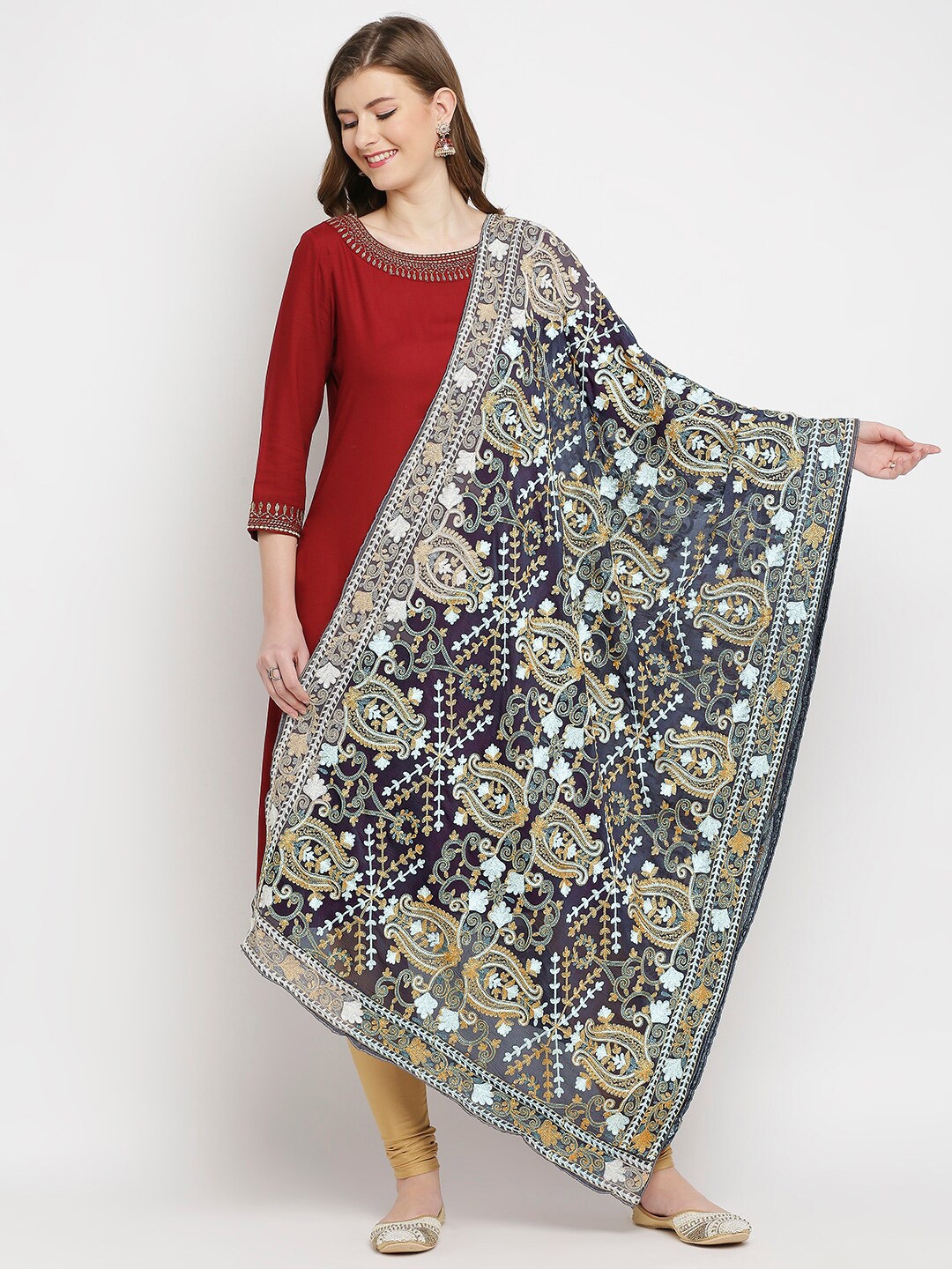 

Dupatta Bazaar Grey Ethnic Motifs Embroidered Dupatta with Thread Work