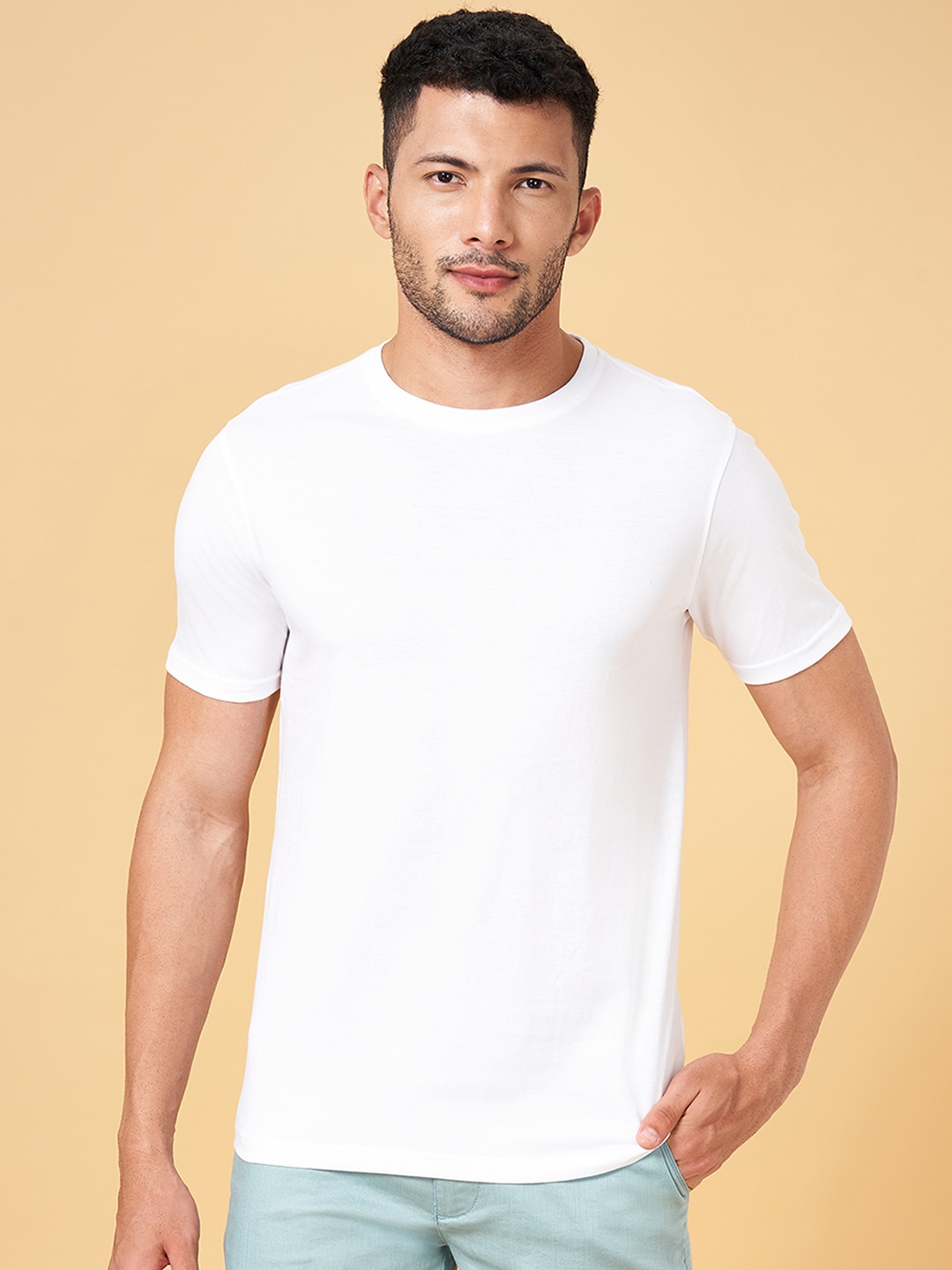 

BYFORD by Pantaloons Men White Solid T-shirt