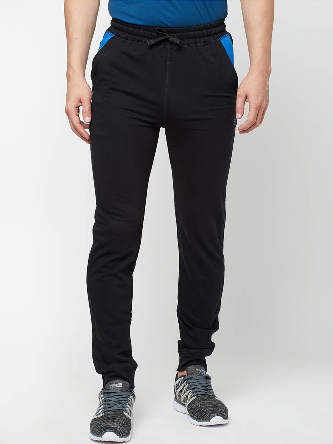 

SPORTO Men Black & Blue Solid Track Pants