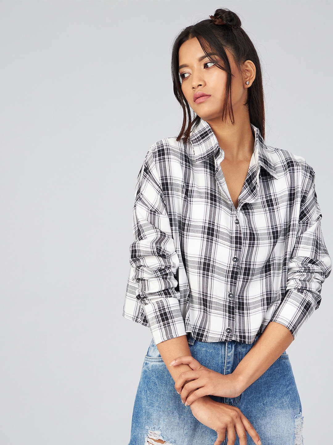 

CHIMPAAANZEE Women White & Black Oversized Checked Casual Shirt