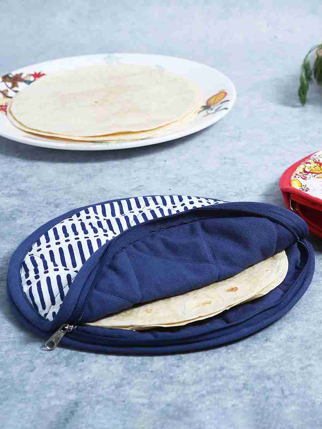 

Wonderchef Set of 3 Navy Blue Como Roti Cover with Zip