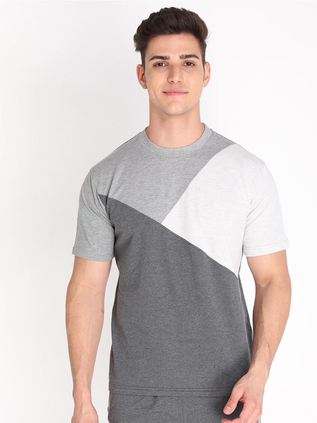 

Chkokko Men Grey Melange Colourblocked Cotton Outdoor T-shirt
