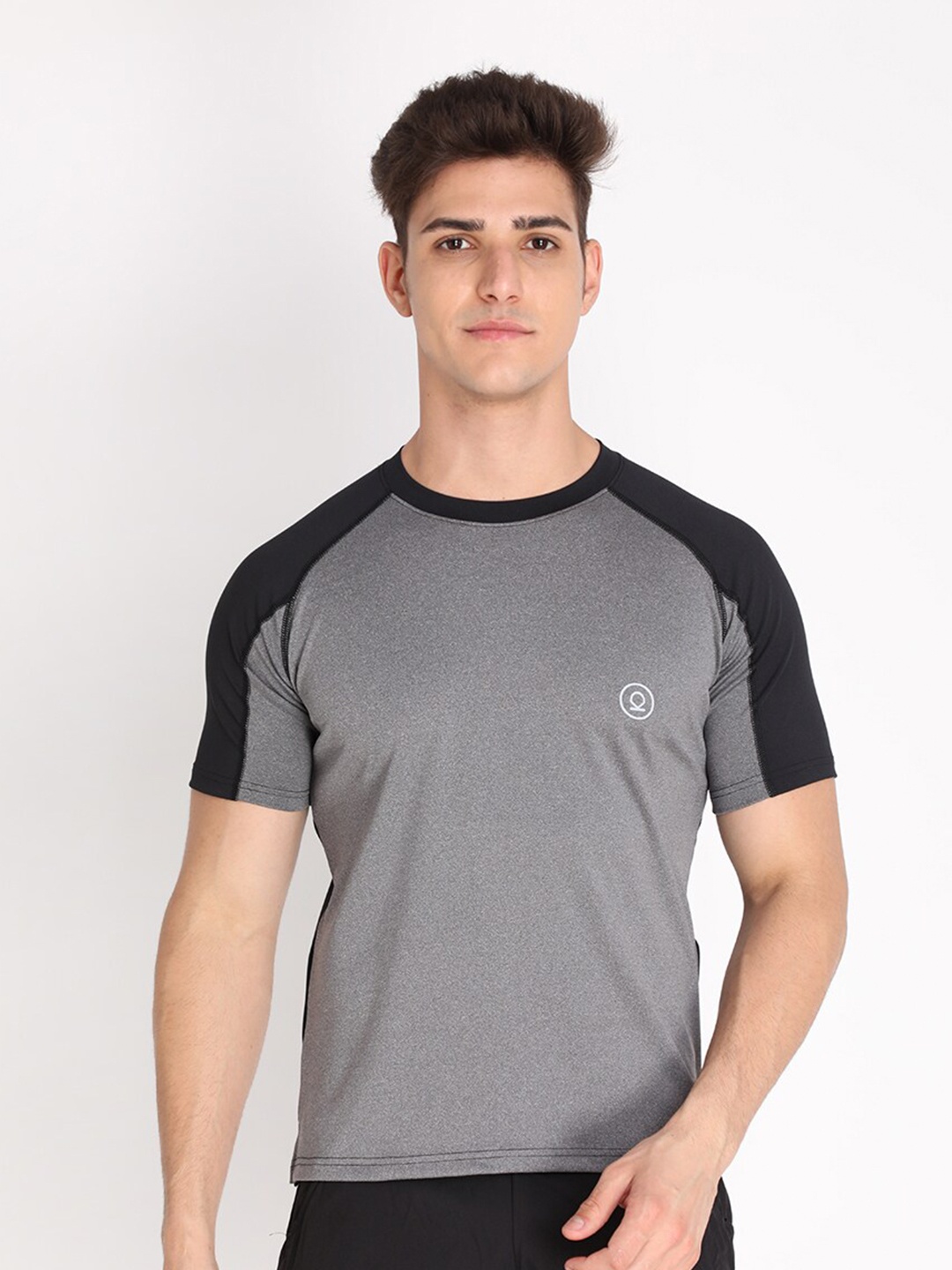 

Chkokko Men Grey & Black Colourblocked Outdoor Sports T-shirt