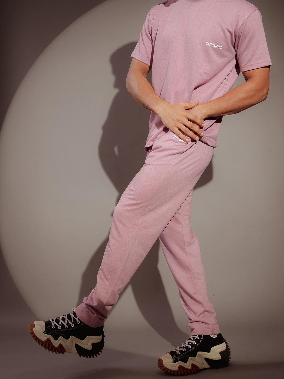 

CHKOKKO Men Pink Solid Cotton Track Pant