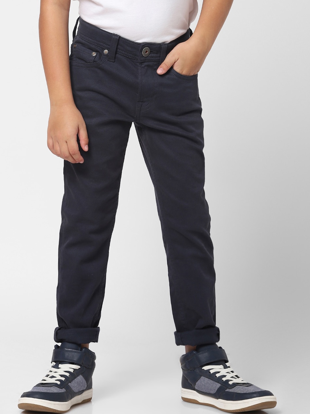 

Jack & Jones Boys Navy Blue Solid Mid Rise Regular Fit Plain Casual Woven Chinos Trousers