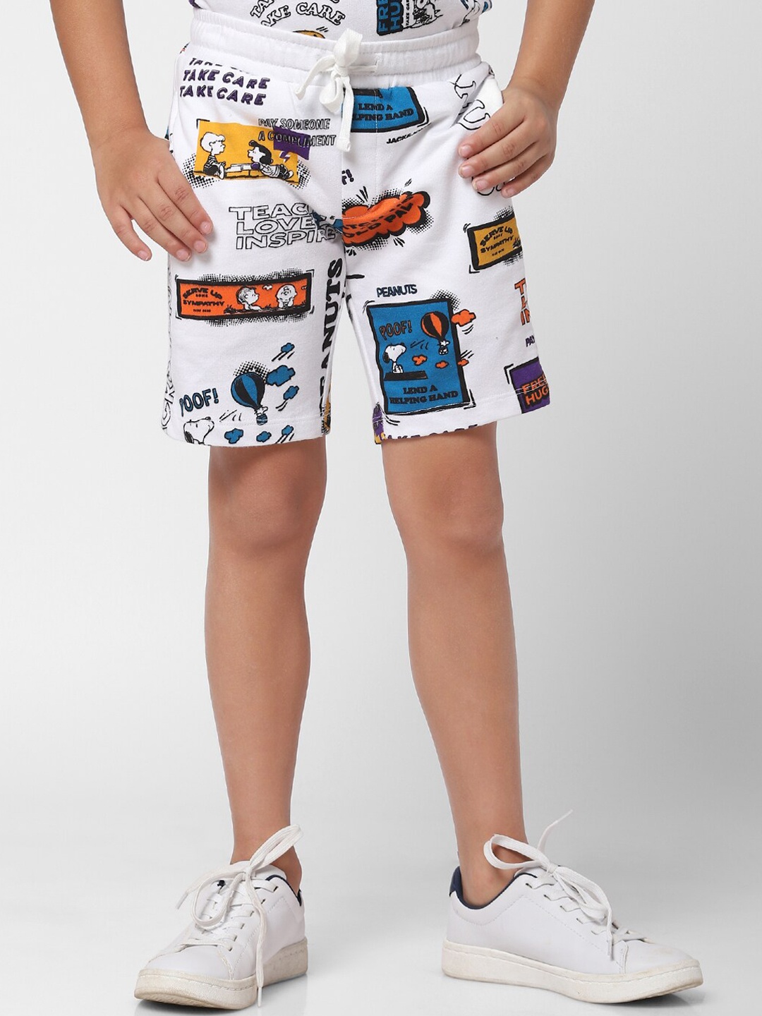

Jack & Jones Boys White & Blue Peanuts Printed Cotton Shorts