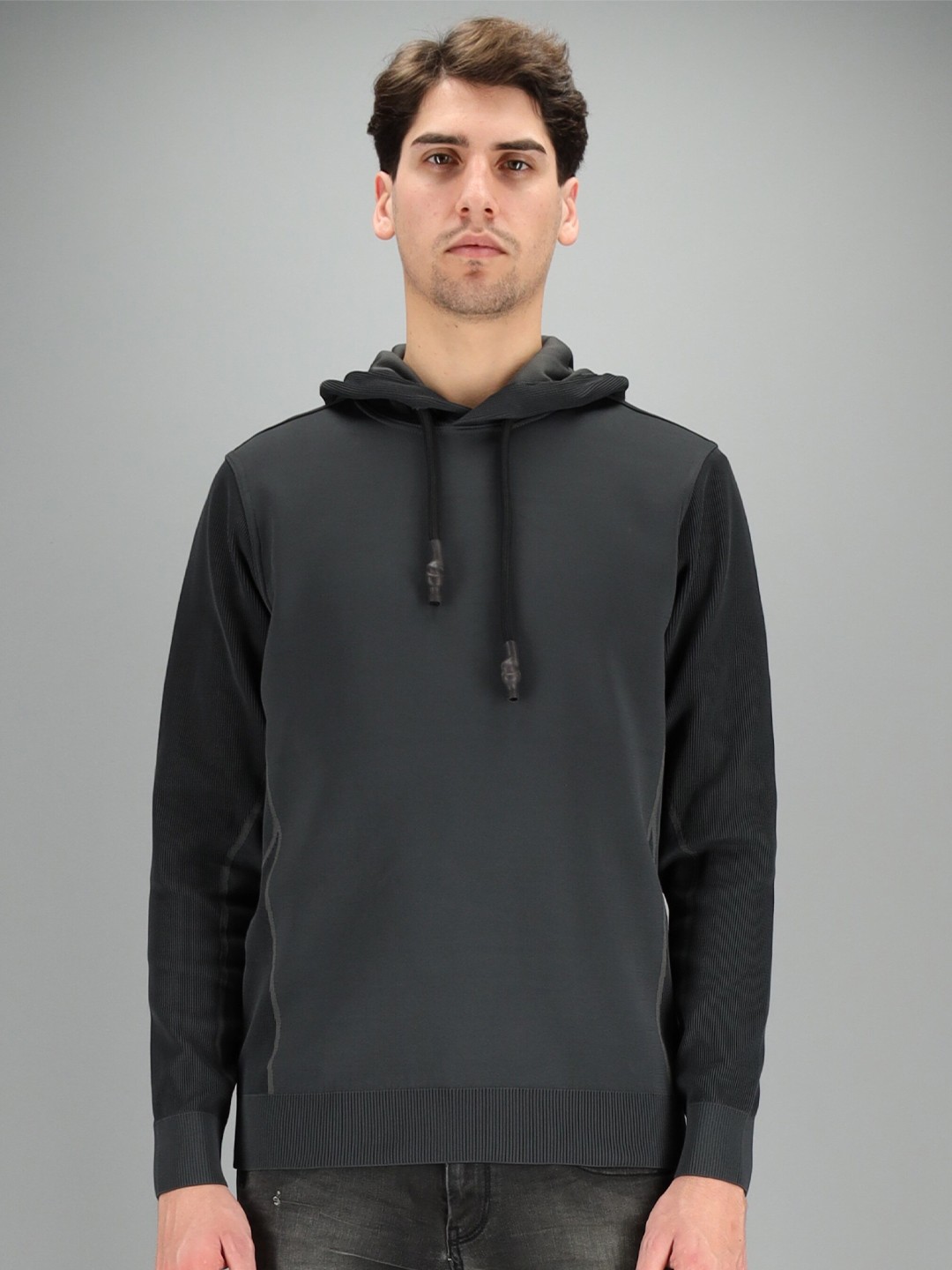 

FREESOUL Men Grey Hooded Sweatshirt
