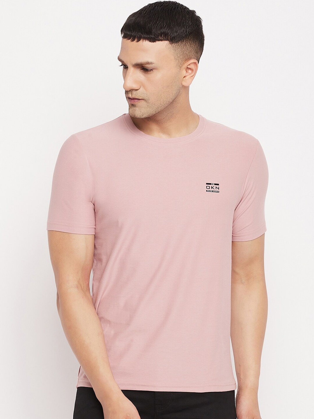 

Okane Men Pink Solid Cotton T-shirt