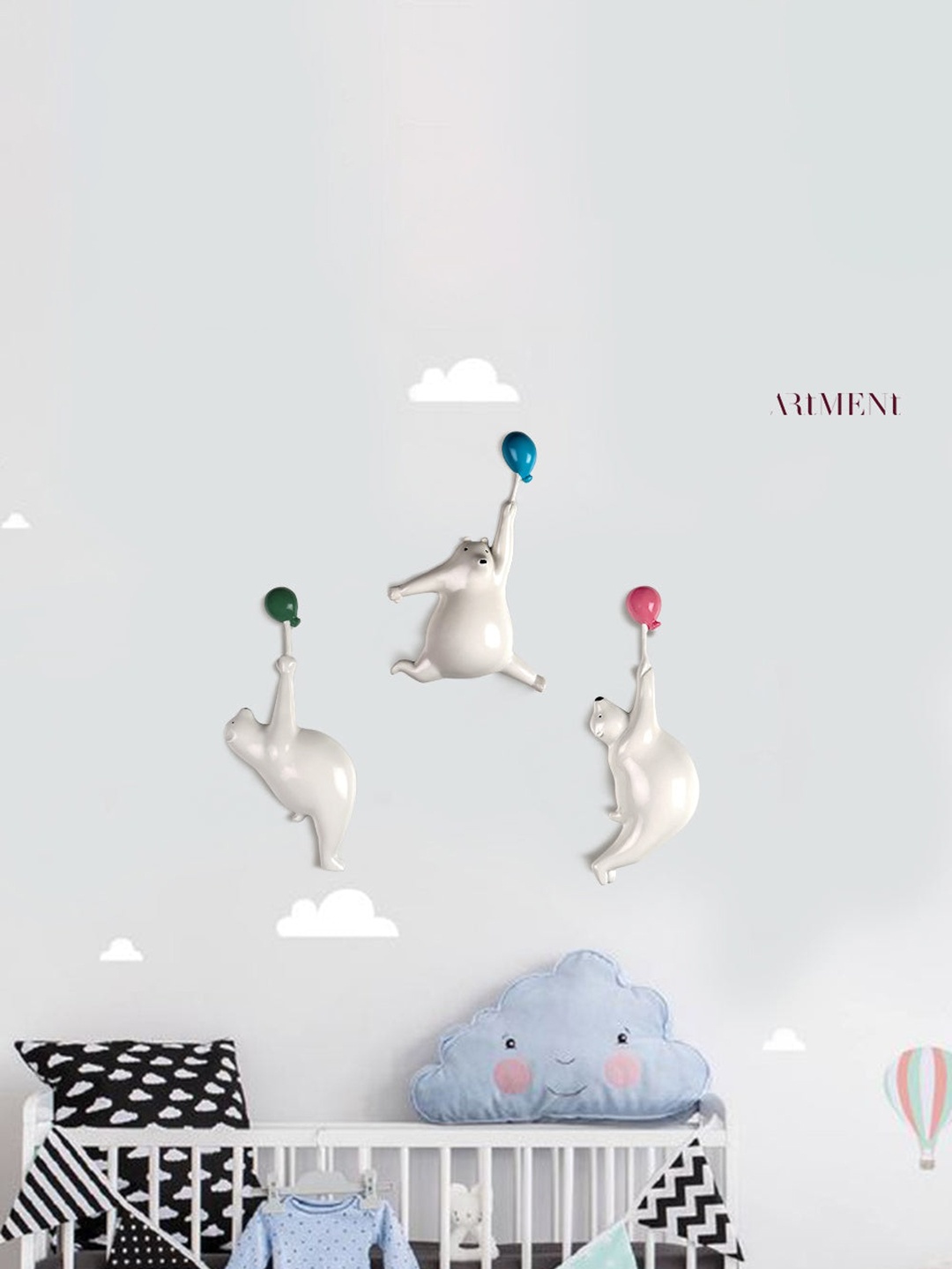 

THE ARTMENT White Set of 3 Dancing Bear Wall Decor