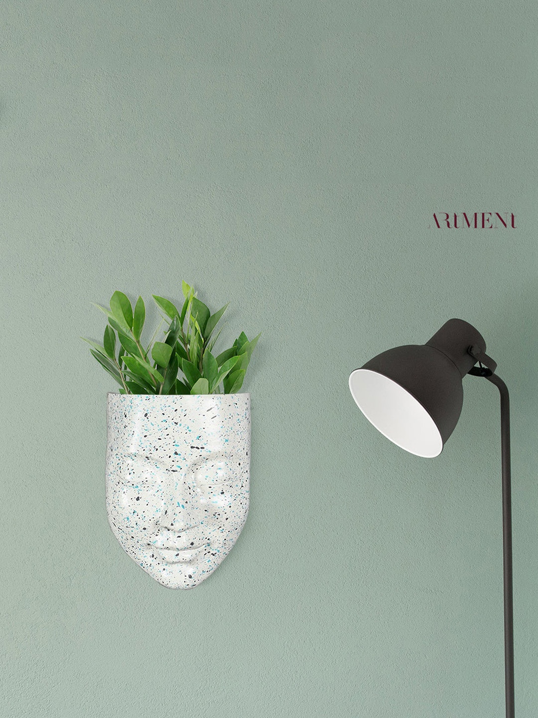 

THE ARTMENT Grey Mosaic Printed Face Planter