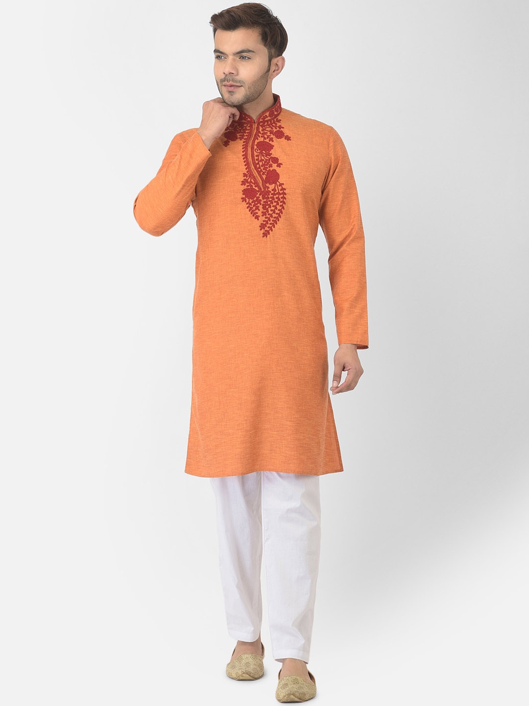

DEYANN Men Orange Embroidered Pure Cotton Kurta with Pyjamas