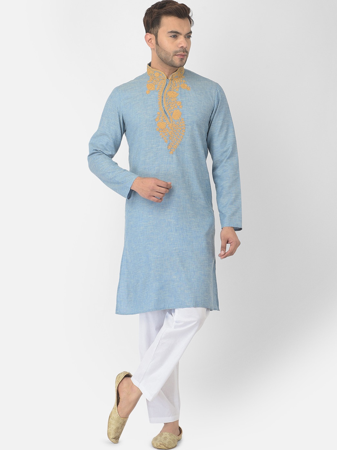 

DEYANN Men Blue Embroidered Pure Cotton Kurta with Pyjamas