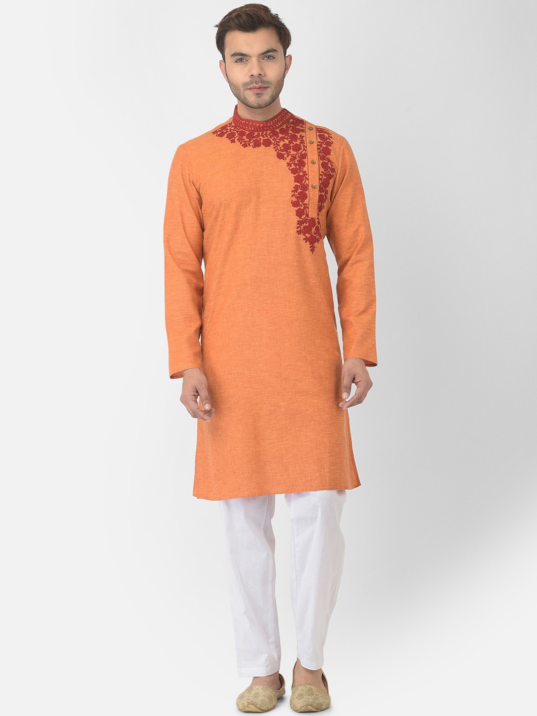

DEYANN Men Orange Embroidered Pure Cotton Kurta with Pyjamas
