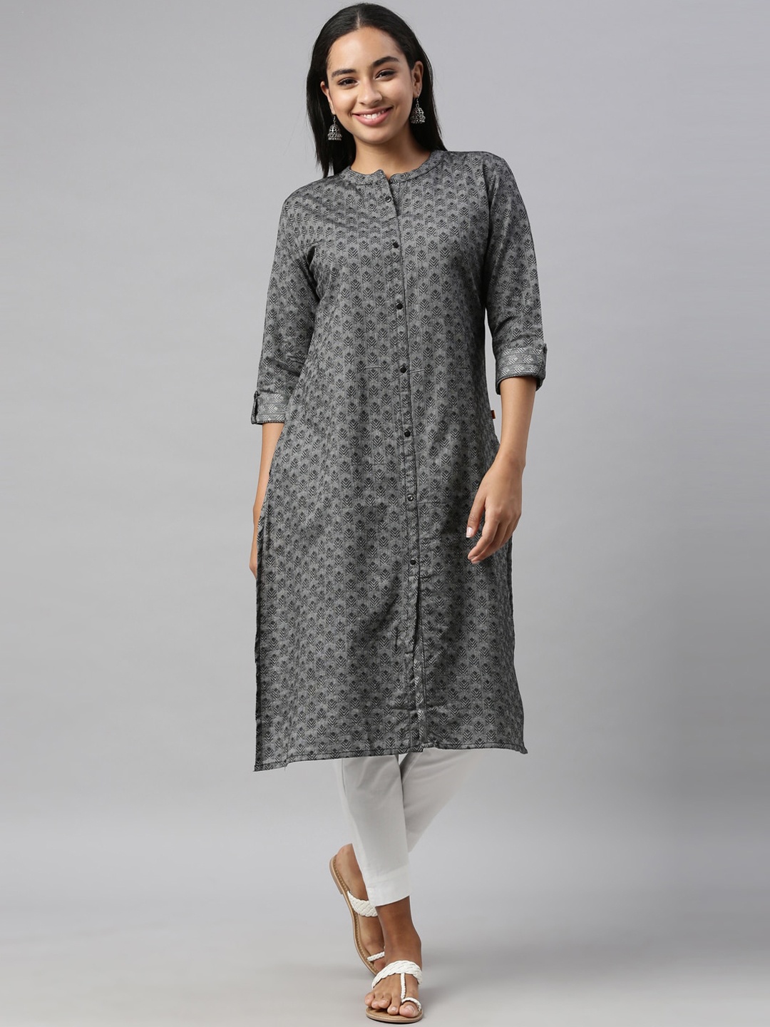 

Nahara Women Black Geometric Keyhole Neck Kurta