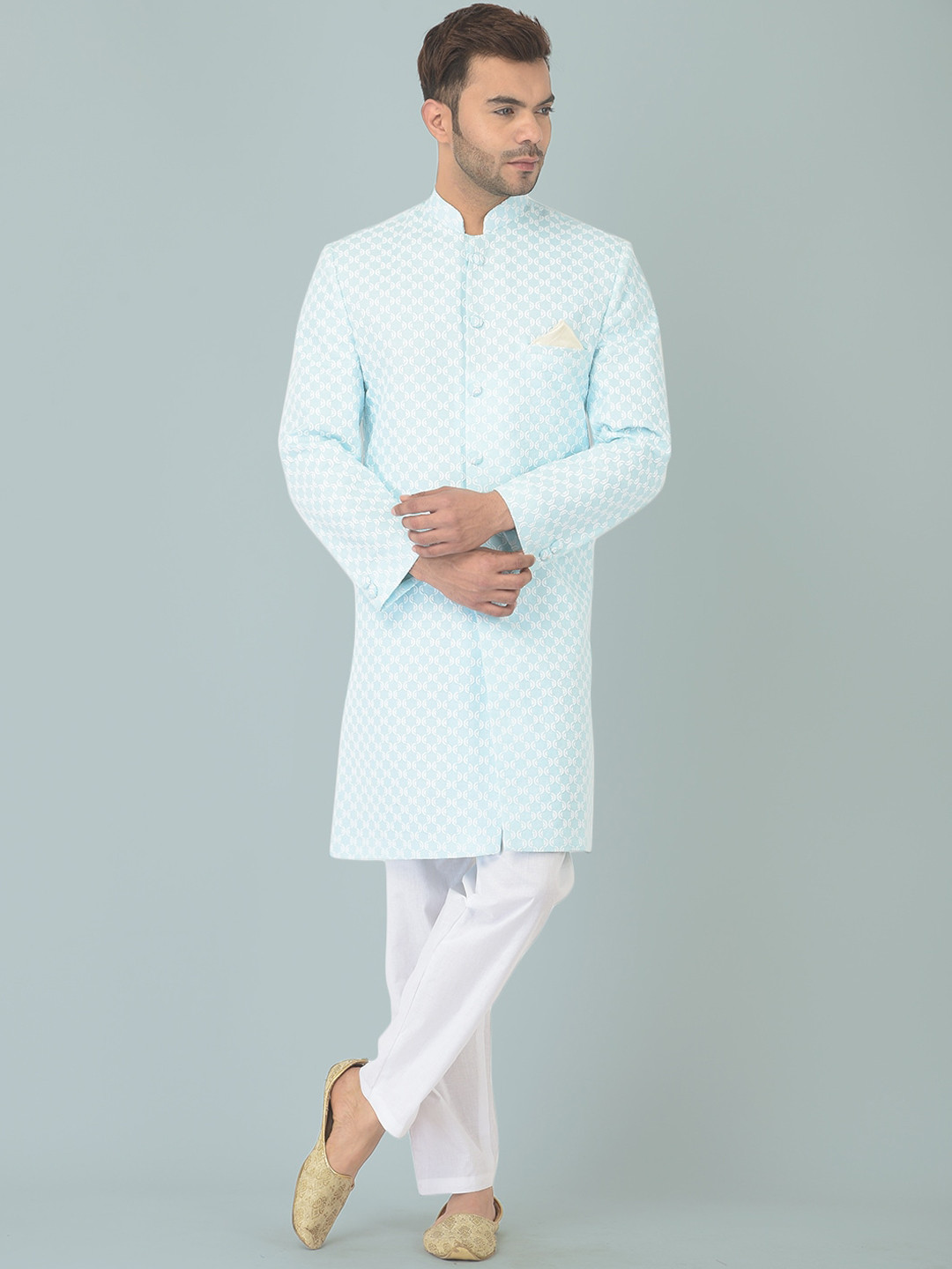 

DEYANN Men Blue Embroidered Chikankari Pure Cotton Kurta with Trousers