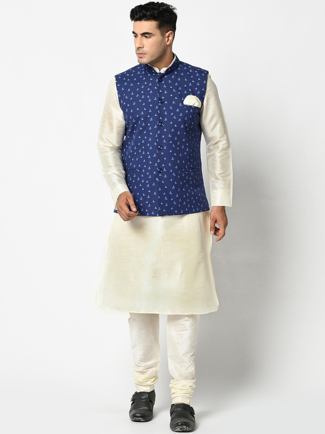 

DEYANN Men Navy Blue Kurta with Pyjamas & Nehru Jacket