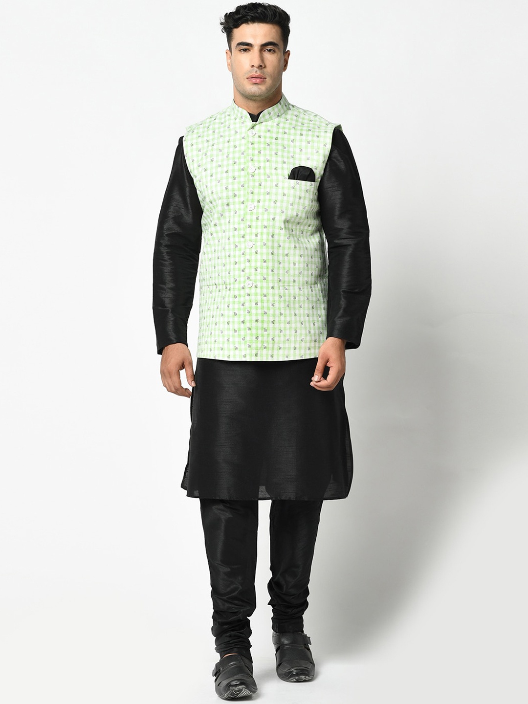 

DEYANN Men Green & Black Kurta & Pyjama With Nehru Jacket