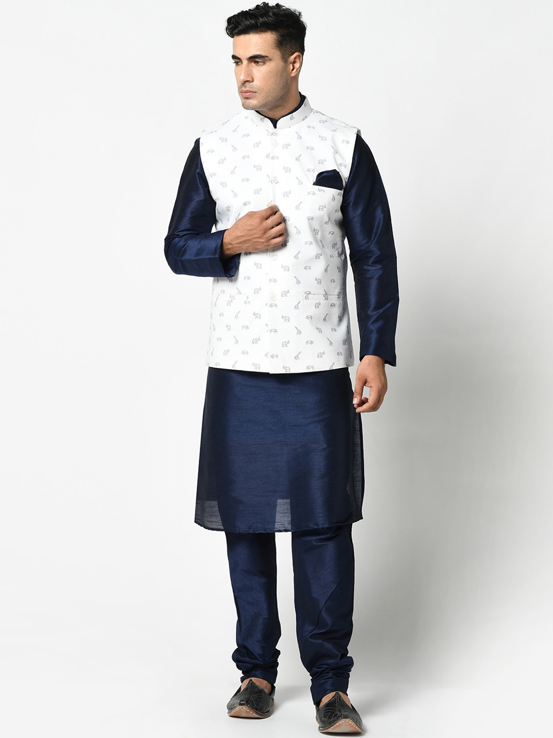 

DEYANN Men White Kurta with Pyjamas & Nehru Jacket
