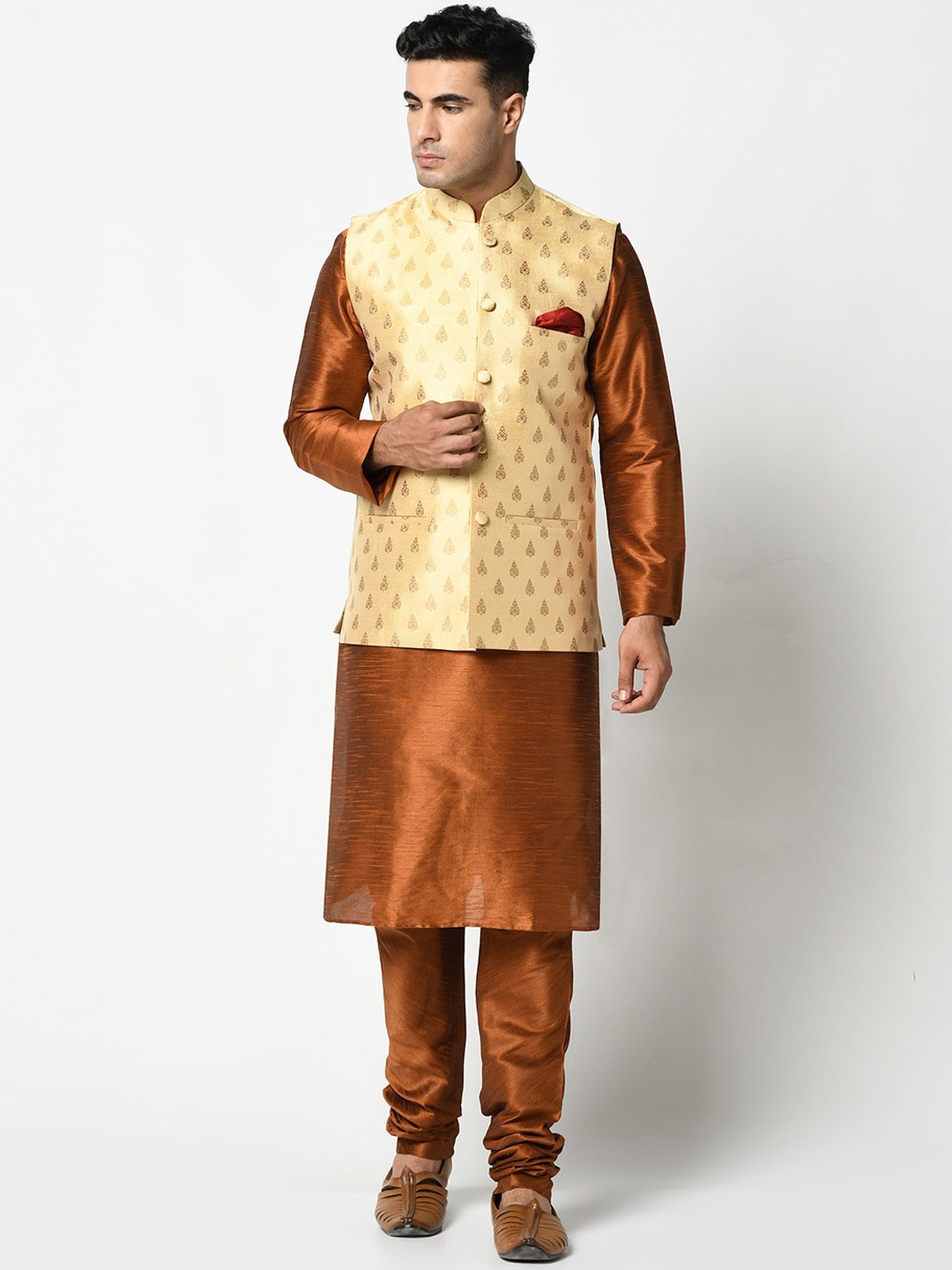 

DEYANN Men Cream-Coloured & Brown Kurta & Pyjama With Nehru Jacket