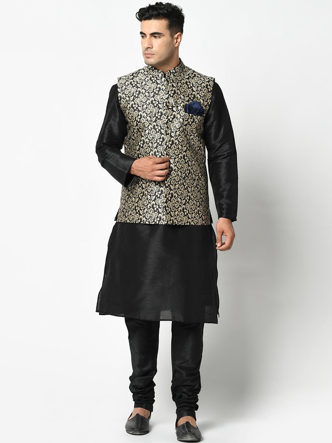 

DEYANN Men Black Ethnic Motifs Kurta with Pyjamas & Nehru Jacket