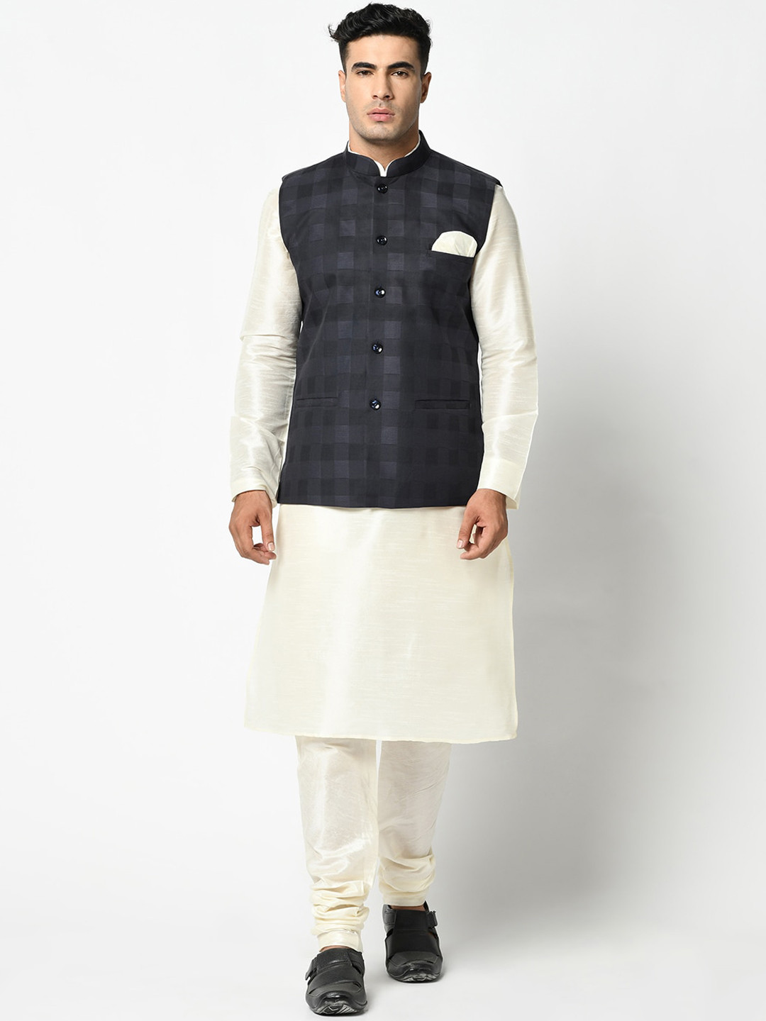 

DEYANN Men Grey Kurta with Pyjamas