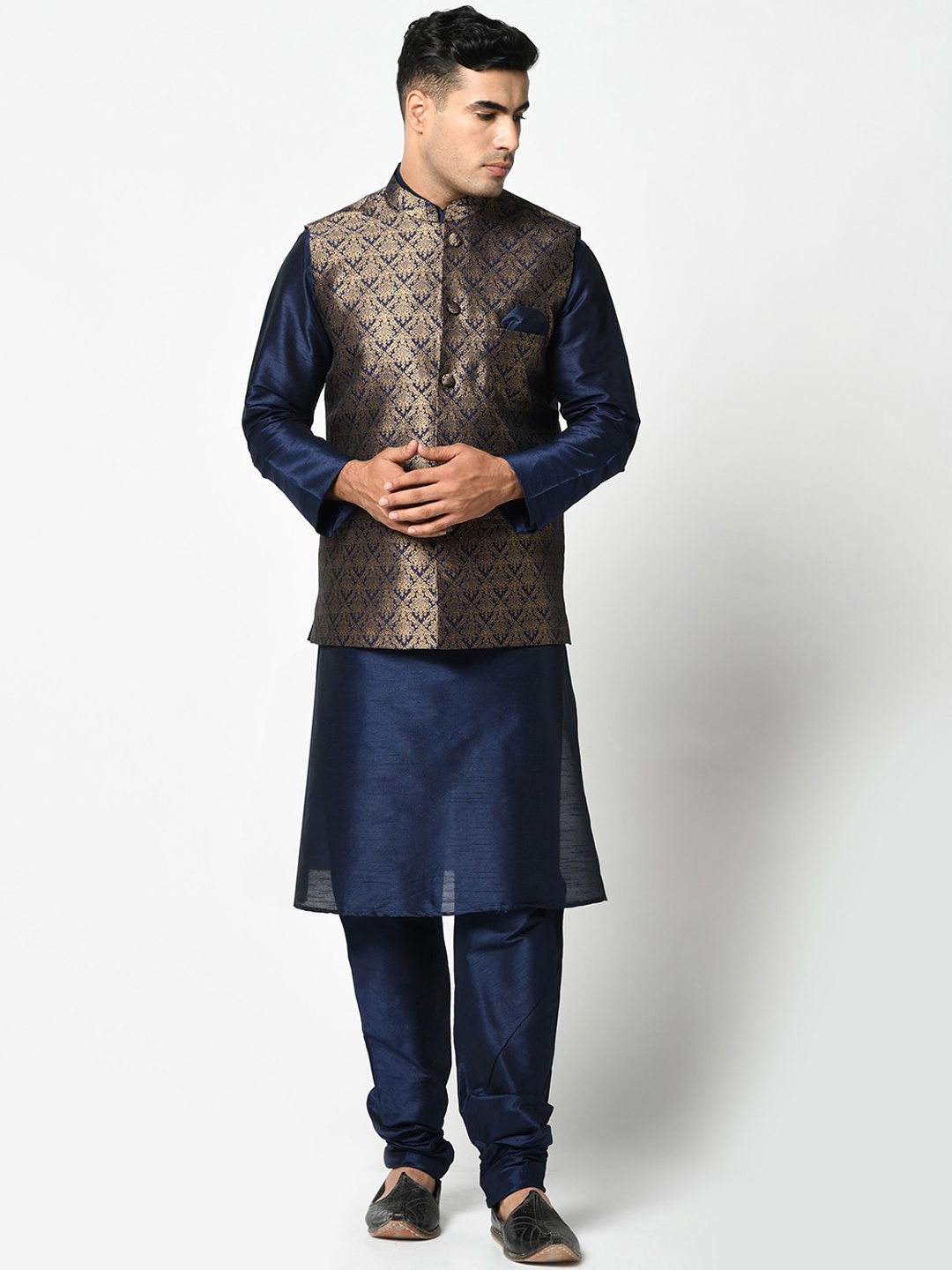 

DEYANN Men Navy Blue Ethnic Motifs Kurta with Pyjamas & Nehru Jacket