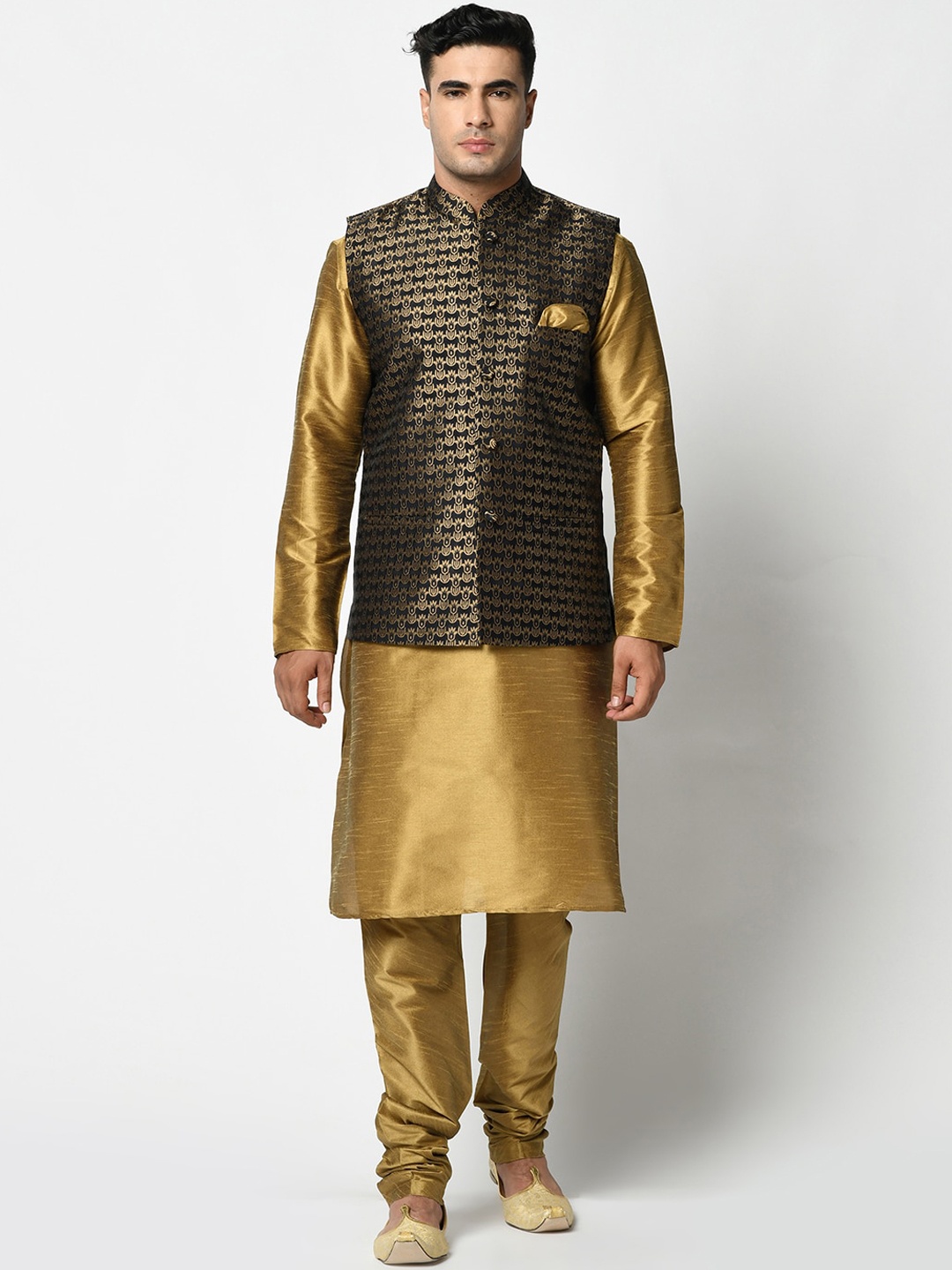 

DEYANN Men Black Kurta with Pyjamas
