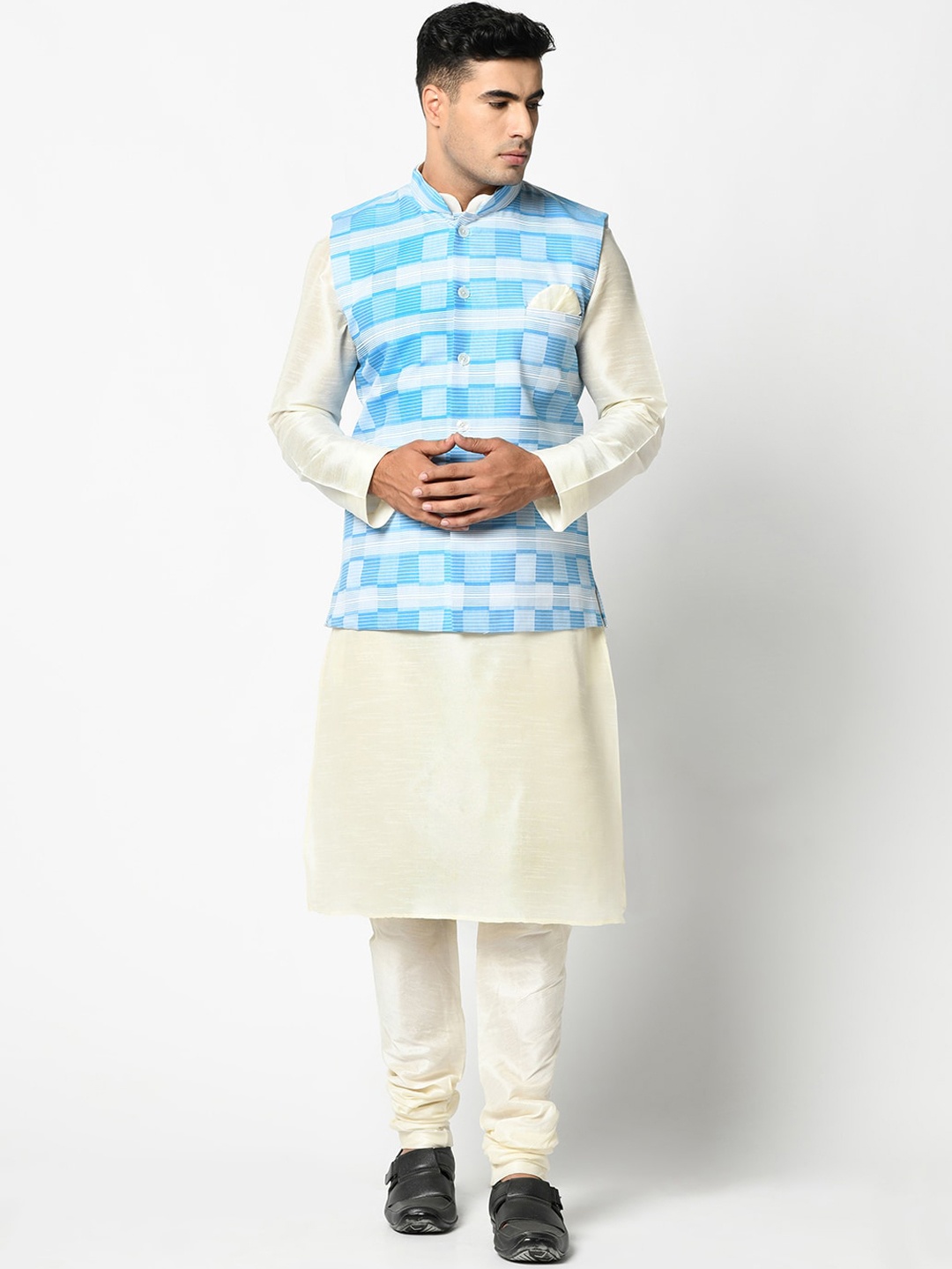 

DEYANN Men Blue Kurta with Pyjamas