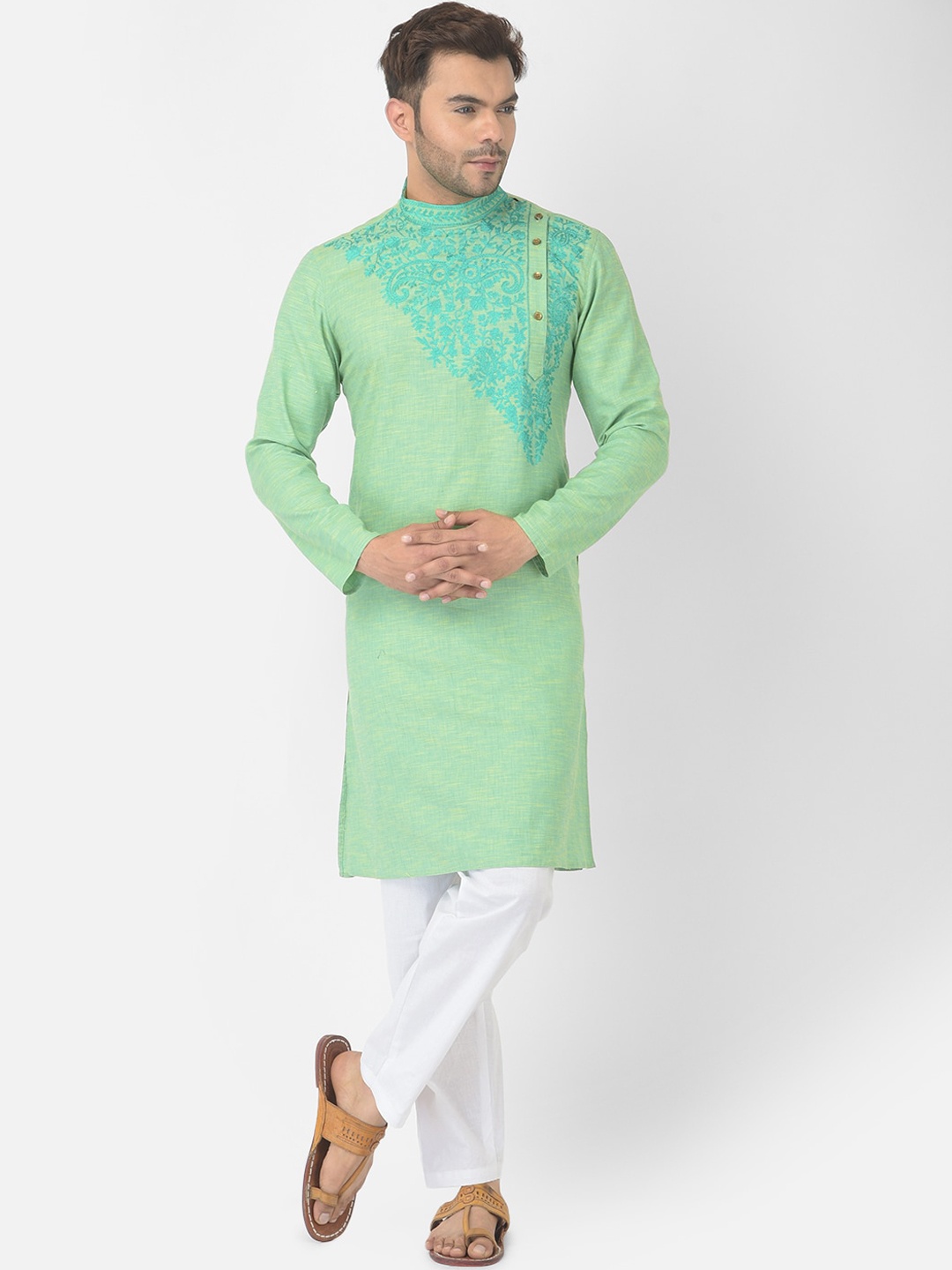 

DEYANN Men Green & White Embroidered Cotton Kurta with Pyjama Set