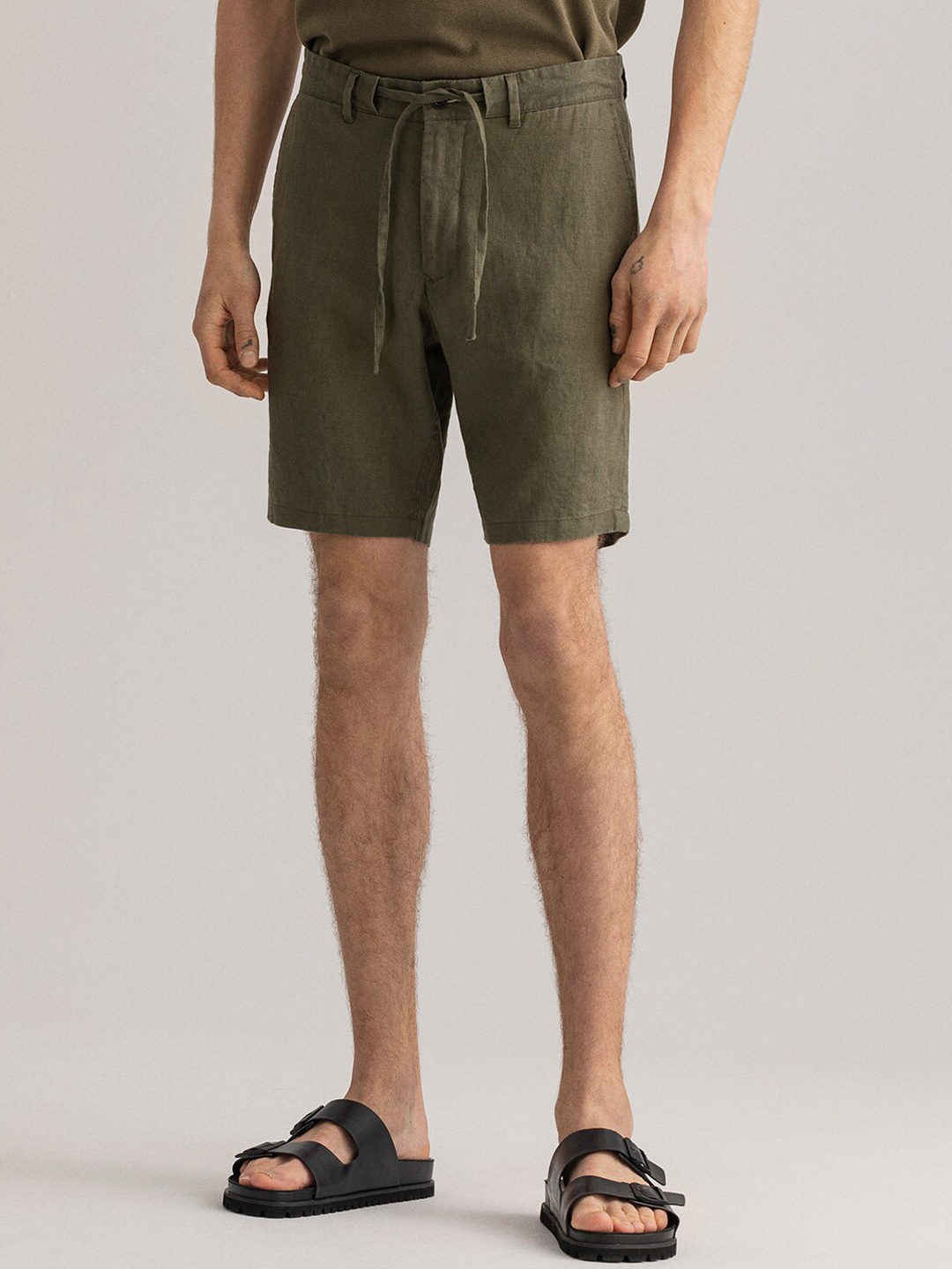 

GANT Men Olive Green Linen Shorts
