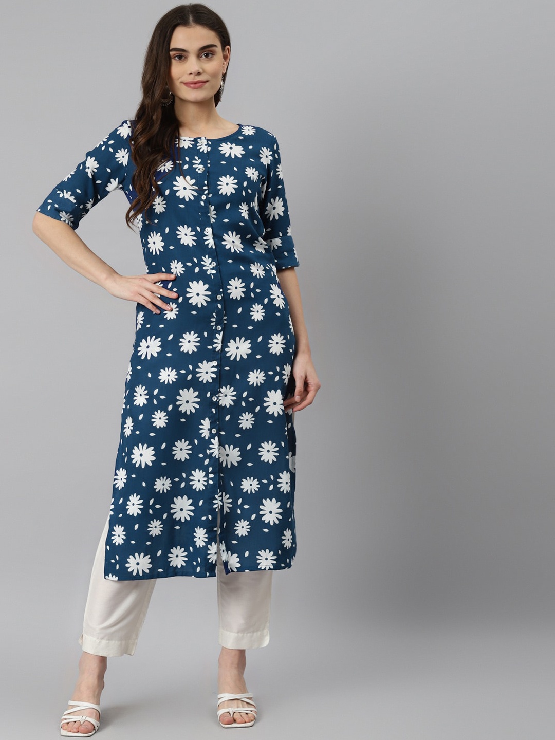 

DESI BEATS Women Navy Blue & White Floral Printed Kurta