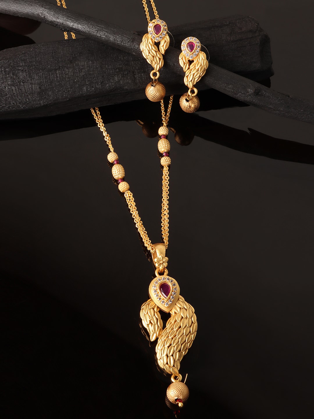 

JEWELS GEHNA Gold-Plated Pink Stone Studded Jewellery Set