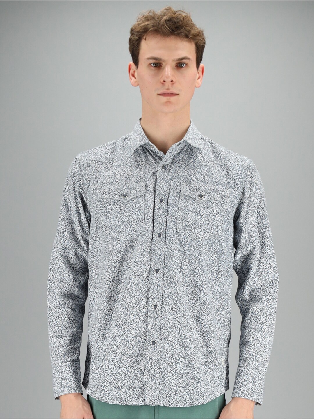 

FREESOUL Men Grey Printed Casual Cotton Shirt