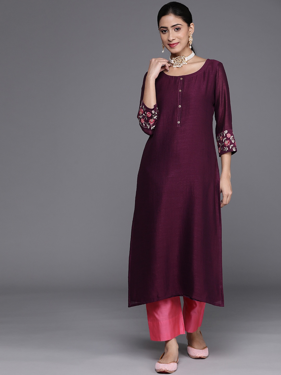 

Libas Women Burgundy Solid Kurta