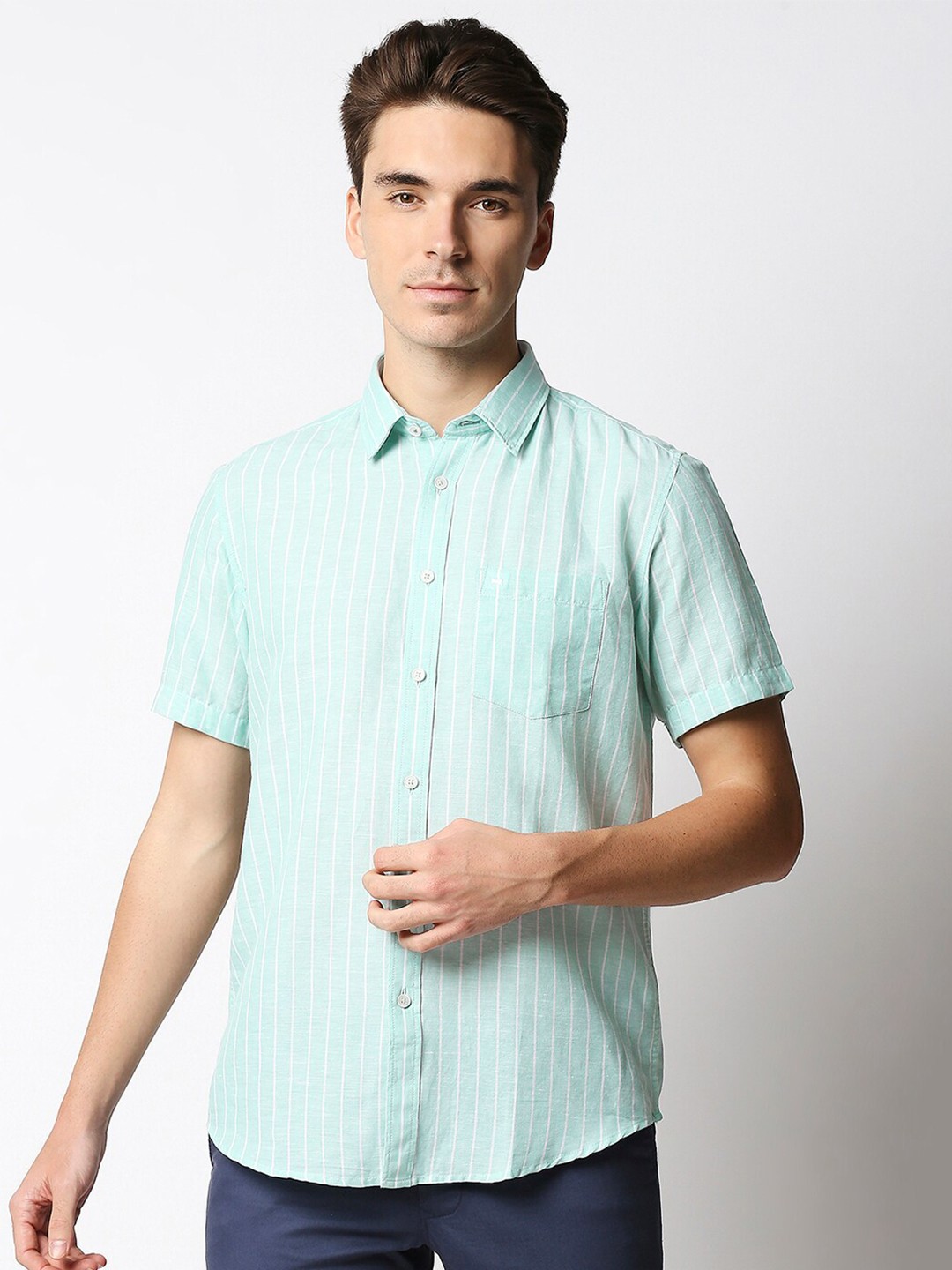 

Basics Men Sea Green Vertical Stripes Striped Slim Fit Cotton Casual Shirt